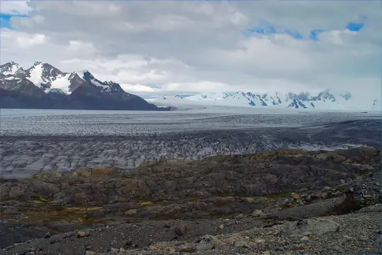 Vista de la cara Norte del Fitz Roy desde mirador natural en Reserva Los Huemules